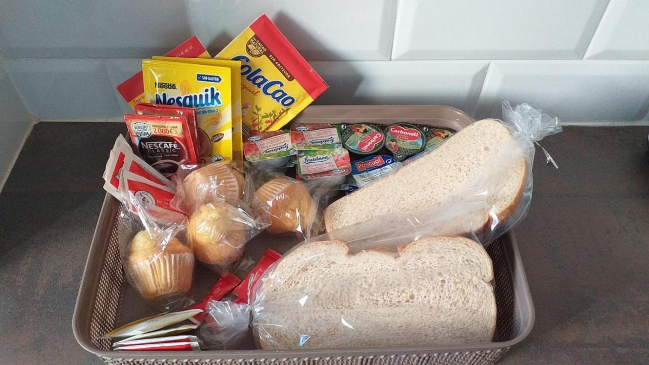 Apartamentos El Arenal アセボ 部屋 写真
