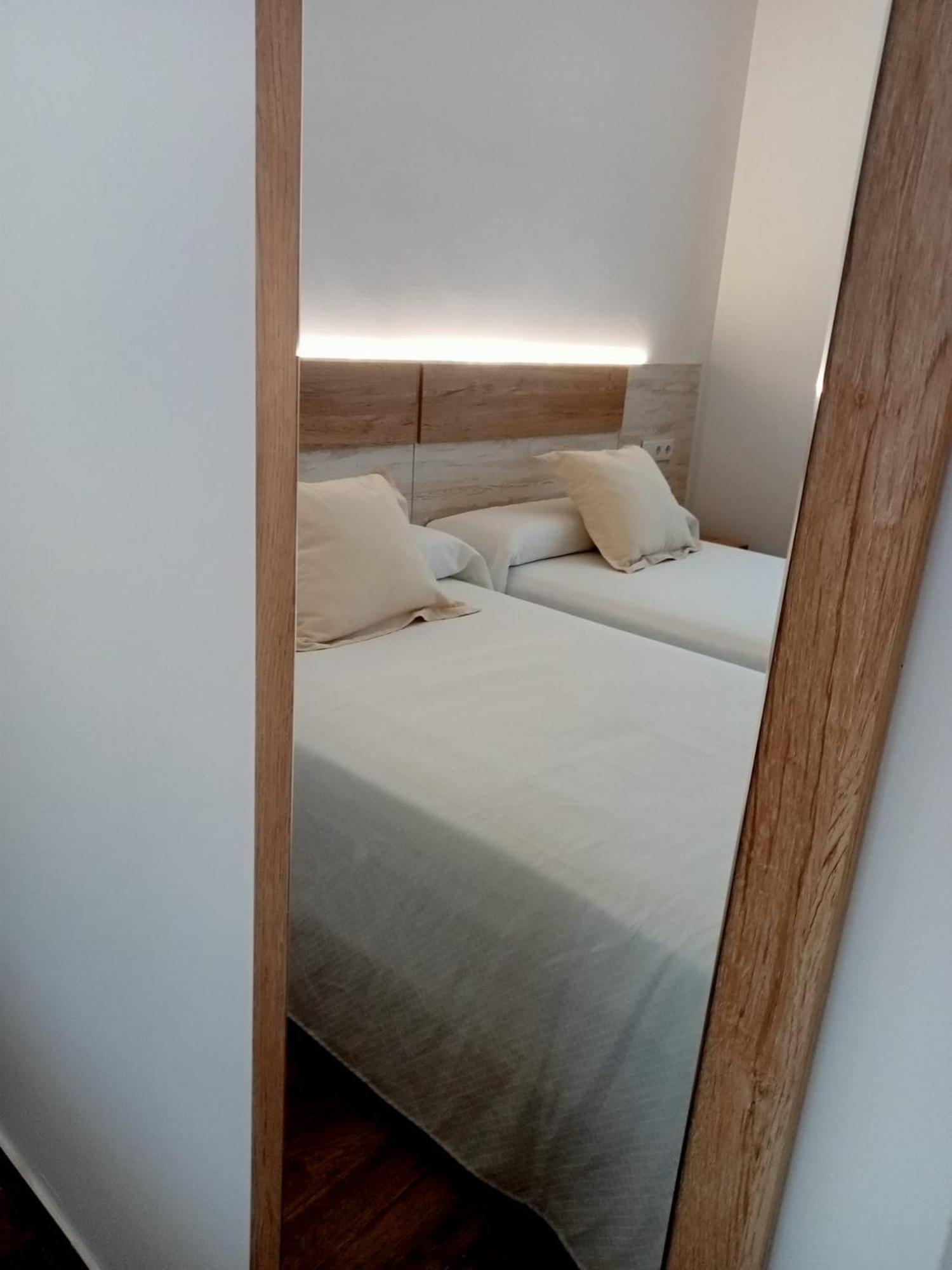 Apartamentos El Arenal アセボ 部屋 写真