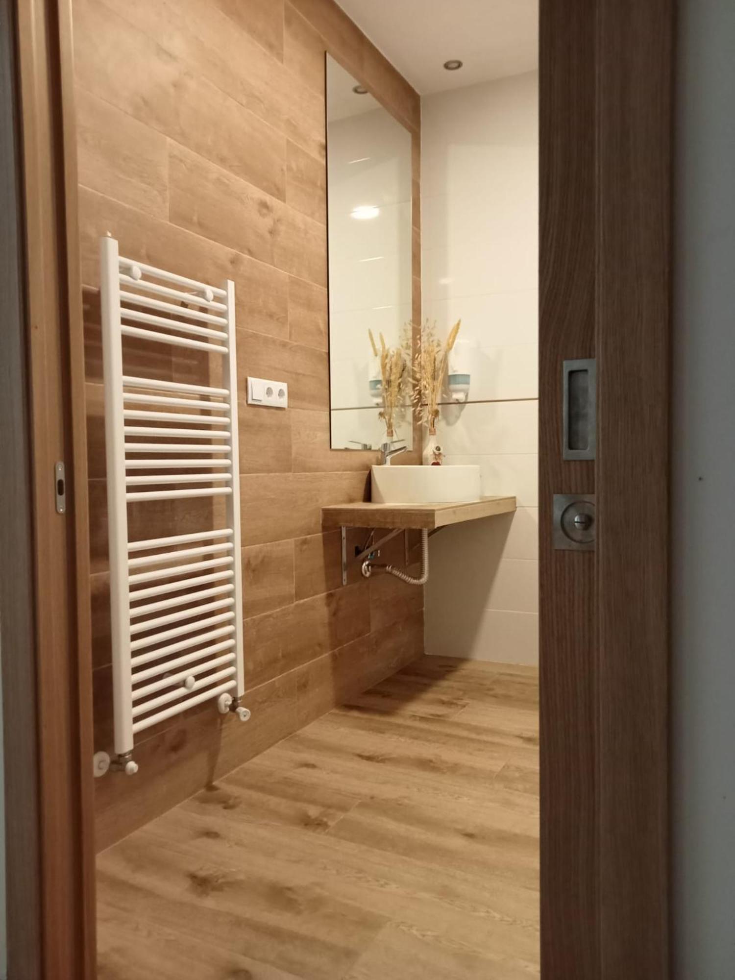 Apartamentos El Arenal アセボ 部屋 写真